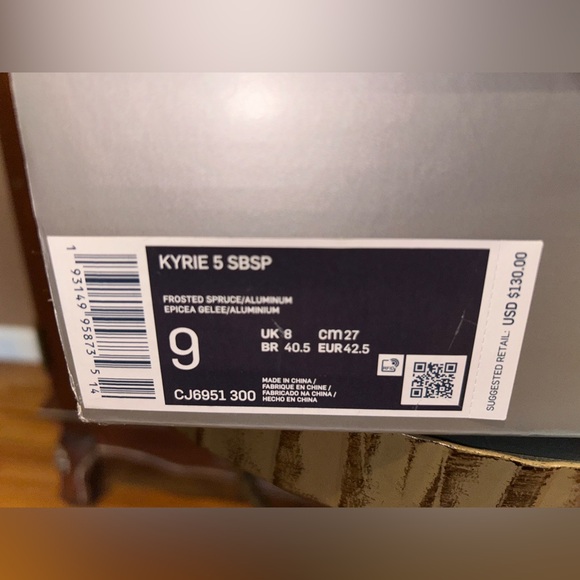 SpongeBob Squidward Kyrie 5 Nike Authentic Men’s Pre-Loved Sneakers - Picture 7 of 9